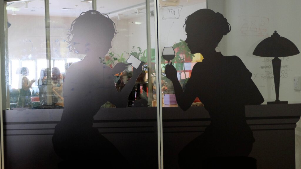 Kreative Wanddekoration in Spielefirma