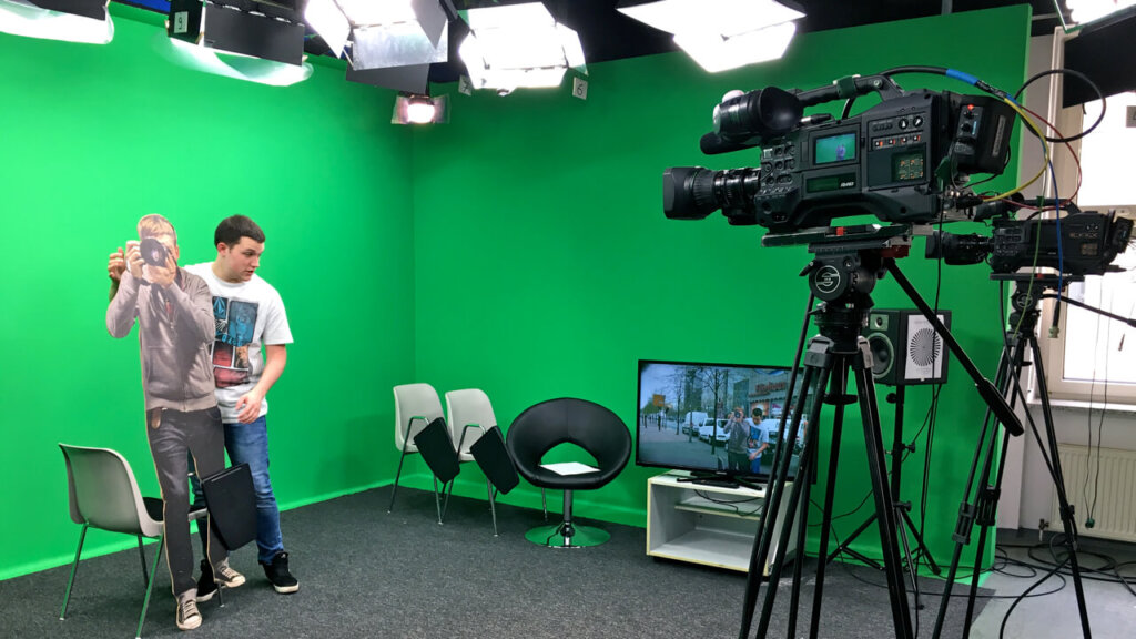 Greenscreen im Filmstudio der Hochschule
